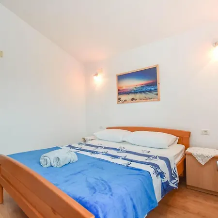 Apartments Studenac Tkon Exterior photo