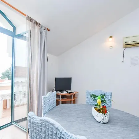 Apartments Studenac Tkon Exterior photo