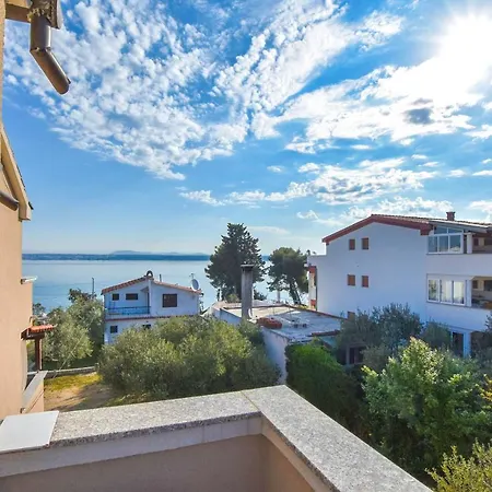 Apartments Studenac Tkon Exterior photo