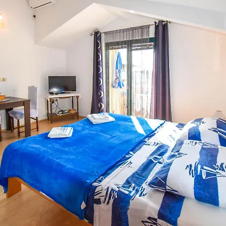 Apartments Studenac Tkon Exterior photo